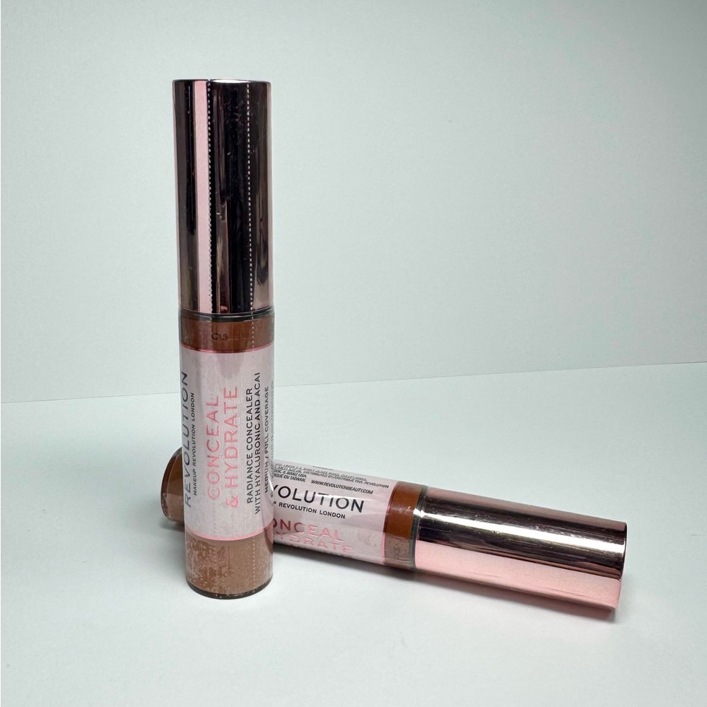 Pair of Revolution Conceal & Hydrate Concealer - C13